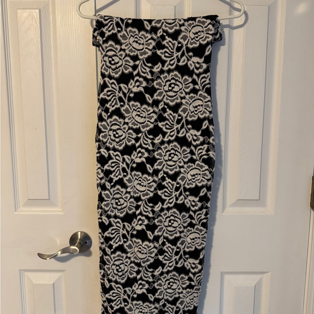 Black and White Floral Lace Skirt